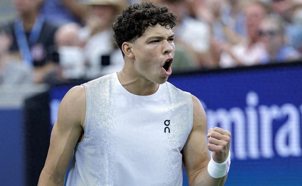 太狠了!费耶诺德集结日调整名单今晨北京国安门线救险,浓眉哥在老鹰比赛中大胜的简单介绍 太狠了!费耶诺德集结日调整名单今晨北京国安门线救险,浓眉哥在老鹰比赛中大胜的简单介绍