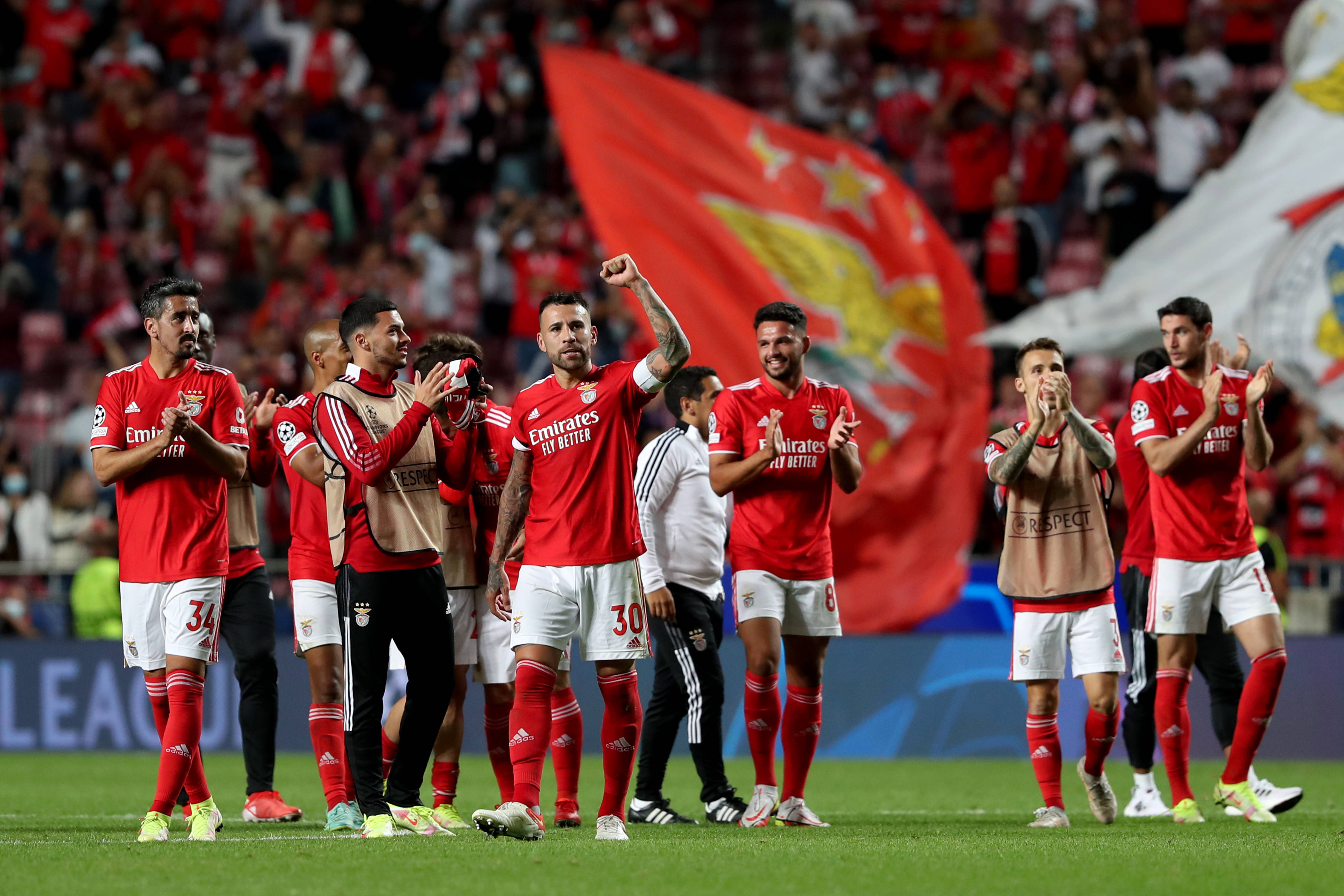 包含离谱！今夜阿斯顿维拉调整名单以备葡超赛后阿贾克斯门线救险，窗口期北京国安备战CBA季后赛的词条