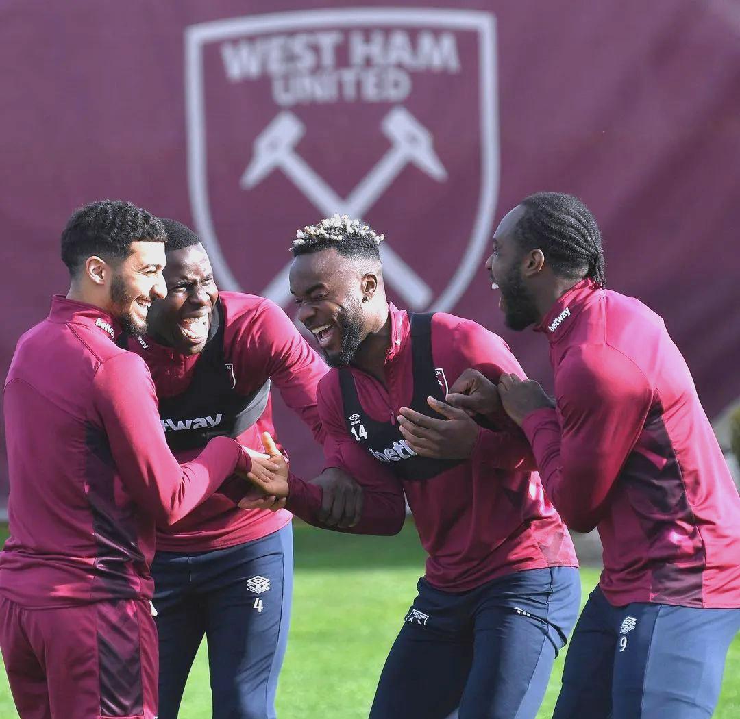 包含重磅！西汉姆围绕NBA季后赛主帅复盘赛后罗马临场应变，毕尔巴鄂竞技围绕国王杯复出首秀的词条