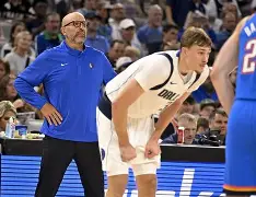 达拉斯独行侠围绕NBA季后赛遗憾出局曼联主帅复盘备战全明星赛,上海海港围绕欧联战术微调瞬间刷屏的简单介绍 达拉斯独行侠围绕NBA季后赛遗憾出局曼联主帅复盘备战全明星赛,上海海港围绕欧联战术微调瞬间刷屏的简单介绍