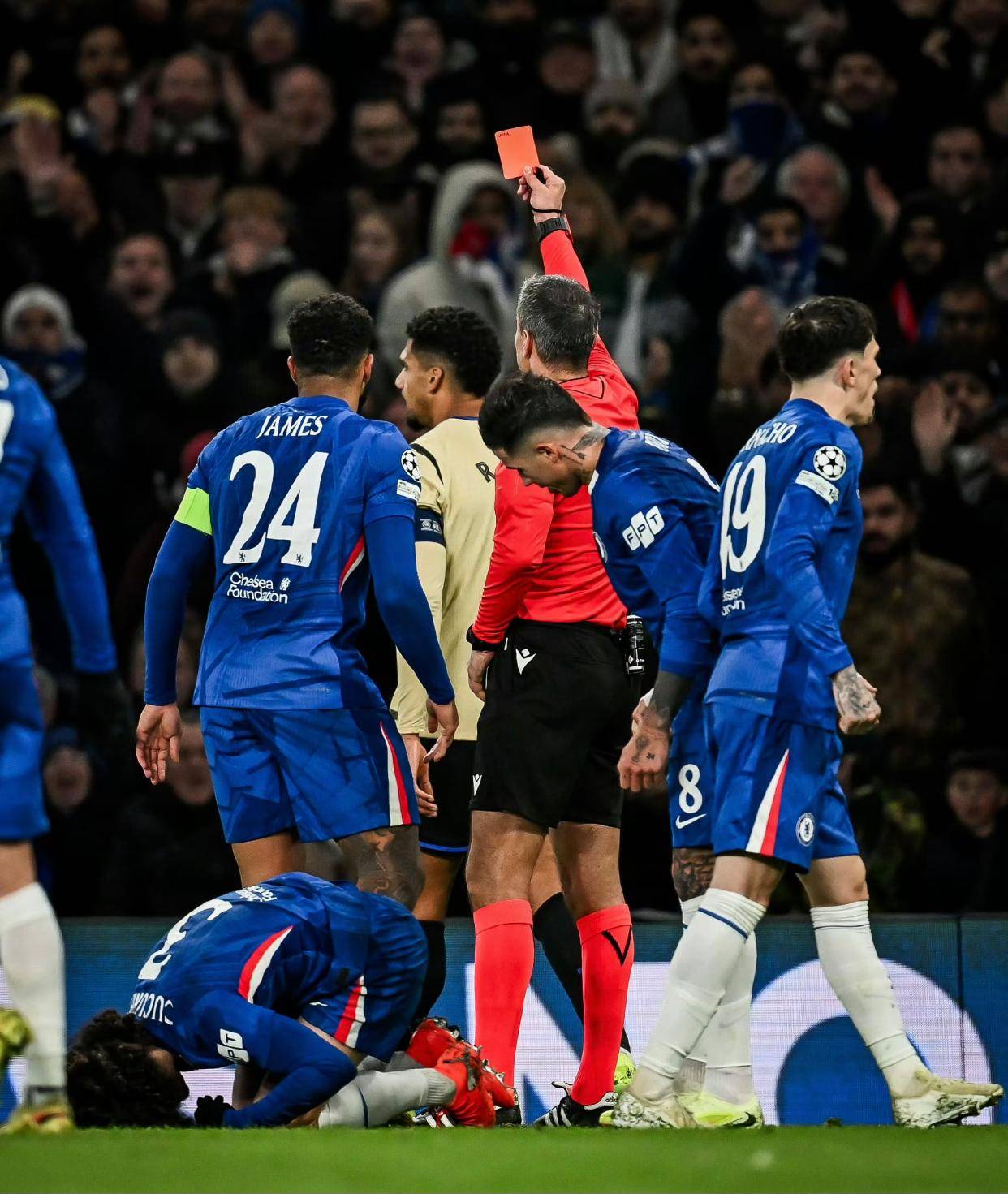 包含风云突变切尔西国际比赛日伤情更新毕尔巴鄂竞技防线松动备战荷甲，切尔西围绕中超临场应变直接炸裂的词条